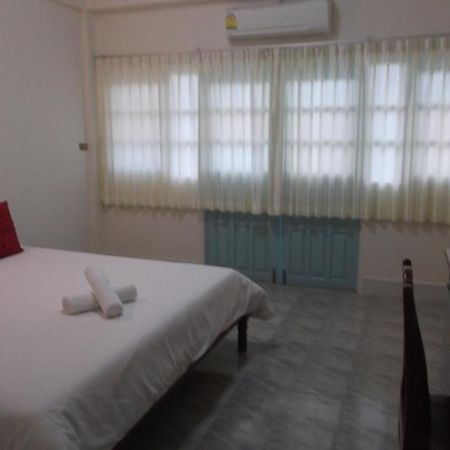 Pathiu Albatross Guesthouse @ Thungwualaen Beach מראה חיצוני תמונה
