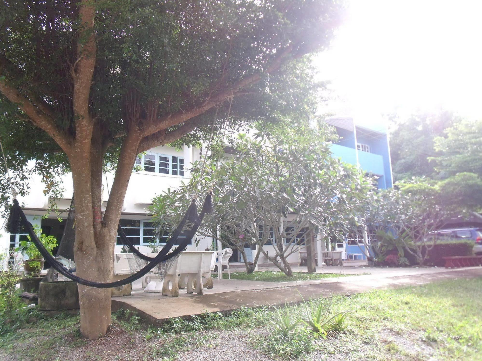 Pathiu Albatross Guesthouse @ Thungwualaen Beach מראה חיצוני תמונה